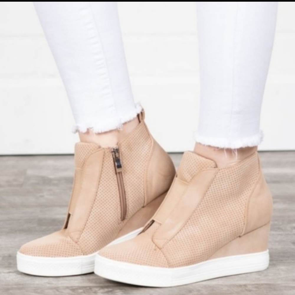 CCOCCI Round Toe Wedge Sneakers Nude Sizes 7.5 9 - Picture 2 of 4